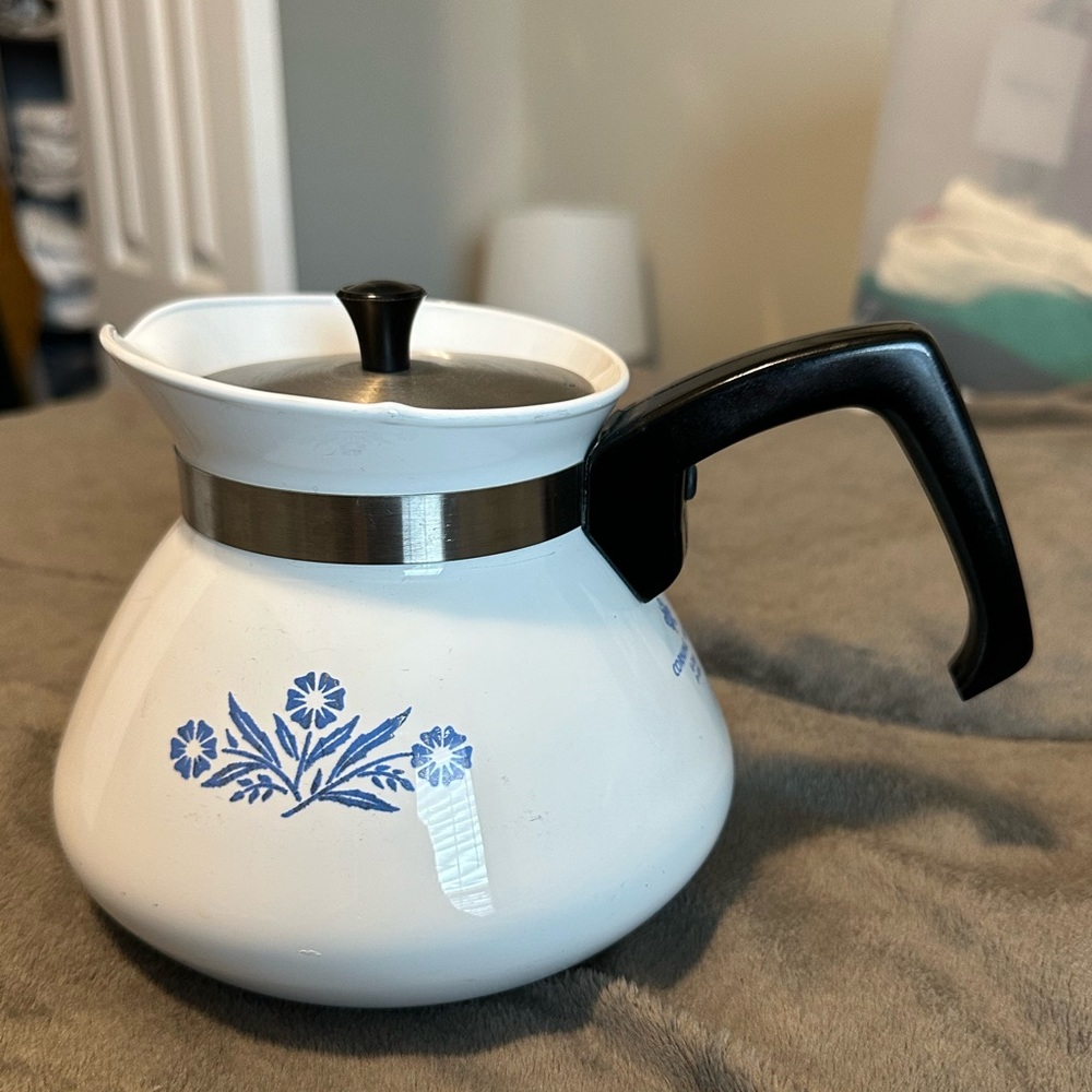 Vintage Corning Ware Blue Cornflower 6 cup Teapot